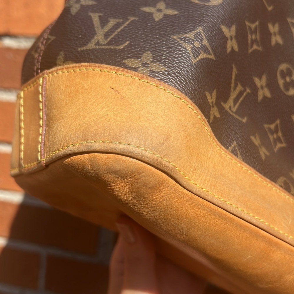 Authentic Louis Vuitton Lock It Horizontal Shoulder Bag LV Monogram Brown Tan - Picture 9 of 17